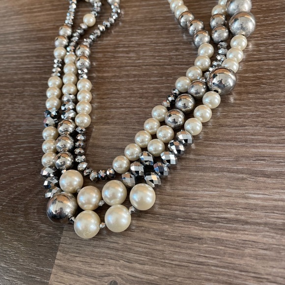 Stunning Pearl Necklace - Picture 2 of 8